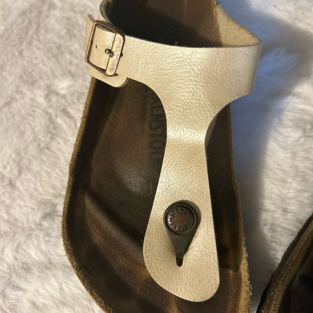 Birkenstock Gold Gizeh Sandal sz:37 - Picture 7 of 9